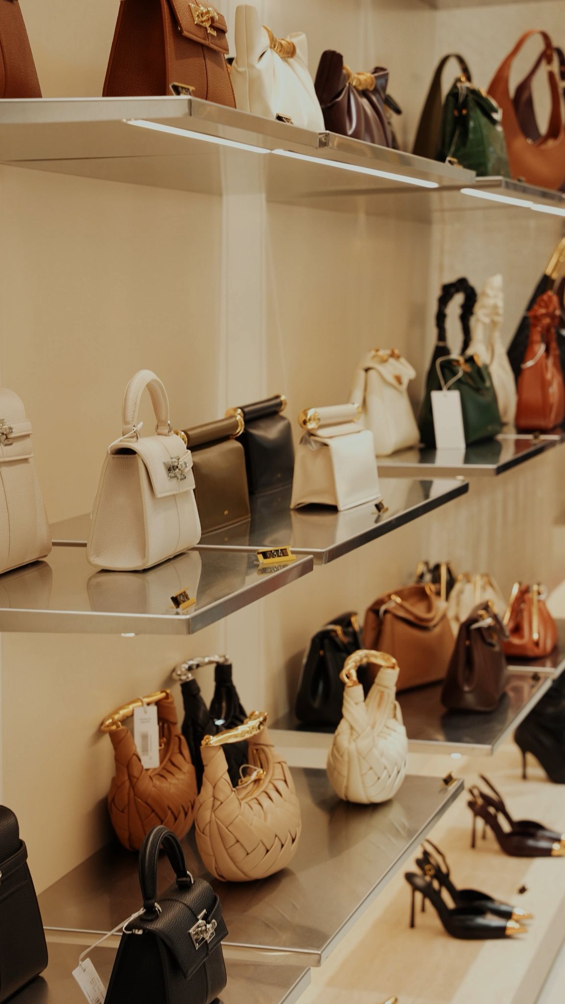 Starco Holding Opens the First JW PEI Stores in the Gulf at The Assima Mall & The Gate Mall, Kuwait